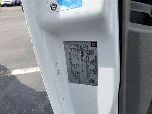 Used 2018 Chevrolet Express 2500 image 29