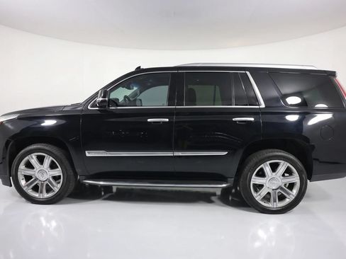 Used 2018 Cadillac Escalade Luxury AWD/4WD image 4