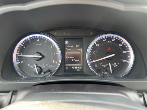 Used 2018 Toyota Highlander XLE AWD/4WD image 17