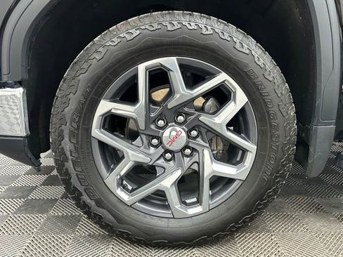 Used 2024 GMC Sierra 1500 SLT w/ SLT Premium Package image 22