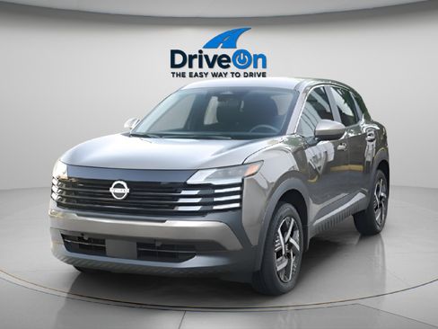 Used 2025 Nissan Kicks SV image 1