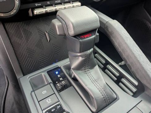 Used 2025 Toyota Tacoma TRD Off-Road AWD/4WD image 11