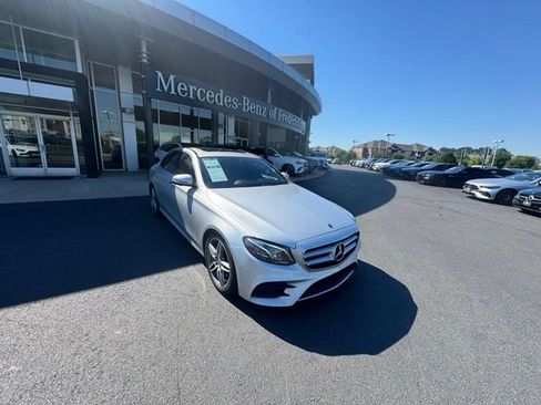 Used 2019 Mercedes-Benz E 300 image 1