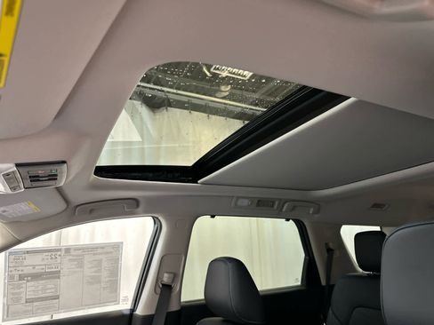 New 2025 Nissan Pathfinder Platinum image 5