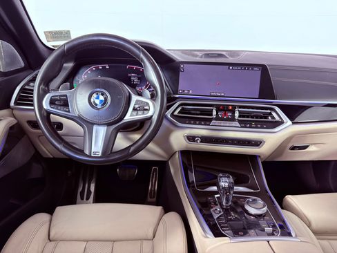 Used 2019 BMW X5 xDrive50i w/ M Sport Package image 31