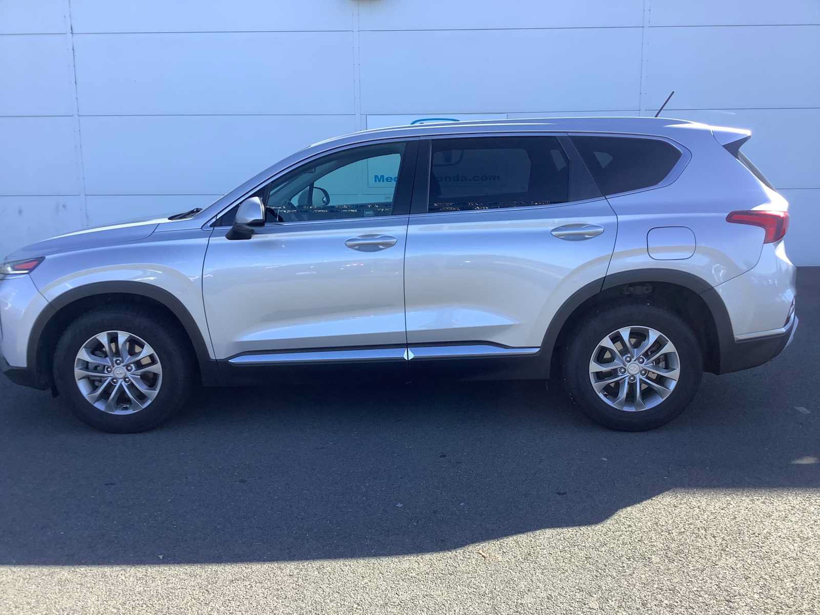 Used 2019 Hyundai Santa Fe SE AWD/4WD image 2