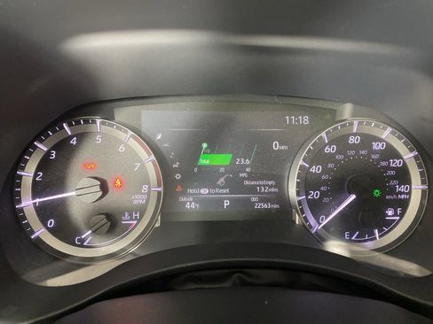 Used 2023 Toyota Highlander XLE image 17