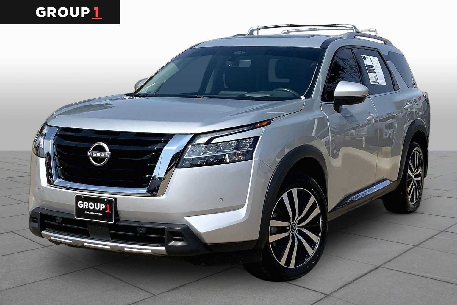Used 2024 Nissan Pathfinder Platinum FWD image 1