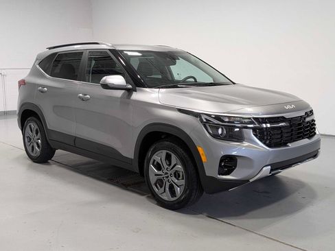 Used 2024 Kia Seltos S AWD/4WD image 6