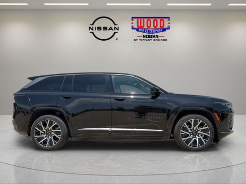 Used 2025 Jeep Wagoneer S Limited AWD/4WD image 2