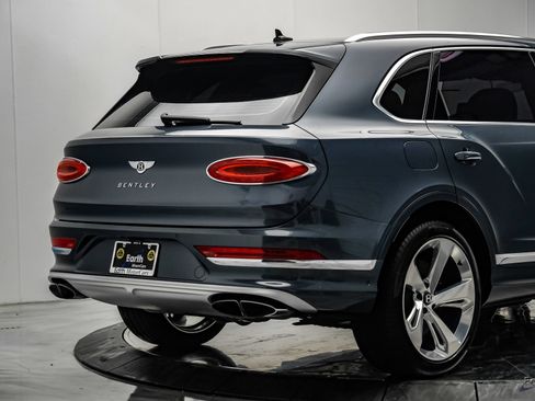 Used 2023 Bentley Bentayga Extended Wheelbase AWD/4WD image 17