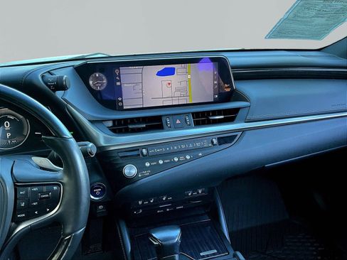 Used 2021 Lexus ES 300h w/ ES 300h Ultra Luxury Package FWD image 9