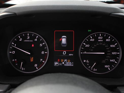 Used 2024 Subaru Crosstrek 2.5i Limited w/ Crosstrek Mirror Package image 10