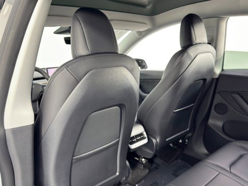 Used 2022 Tesla Model Y Performance image 39