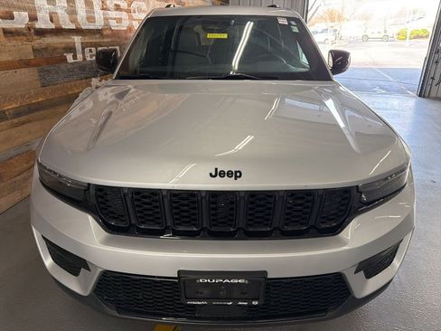 Used 2023 Jeep Grand Cherokee Altitude image 7