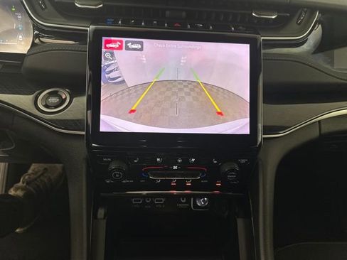 Used 2022 Jeep Grand Cherokee Trailhawk image 22