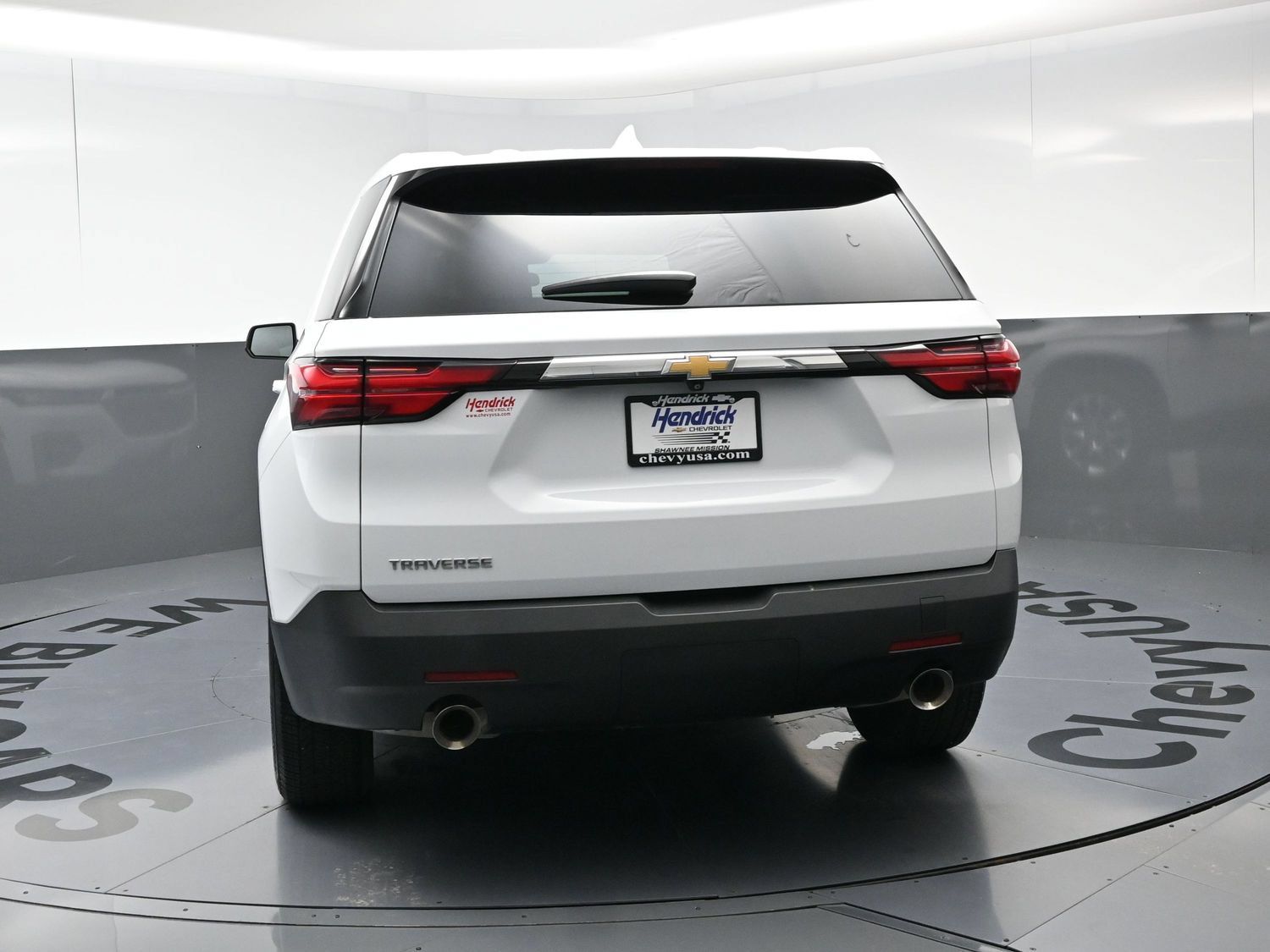 Used 2022 Chevrolet Traverse LS FWD image 8