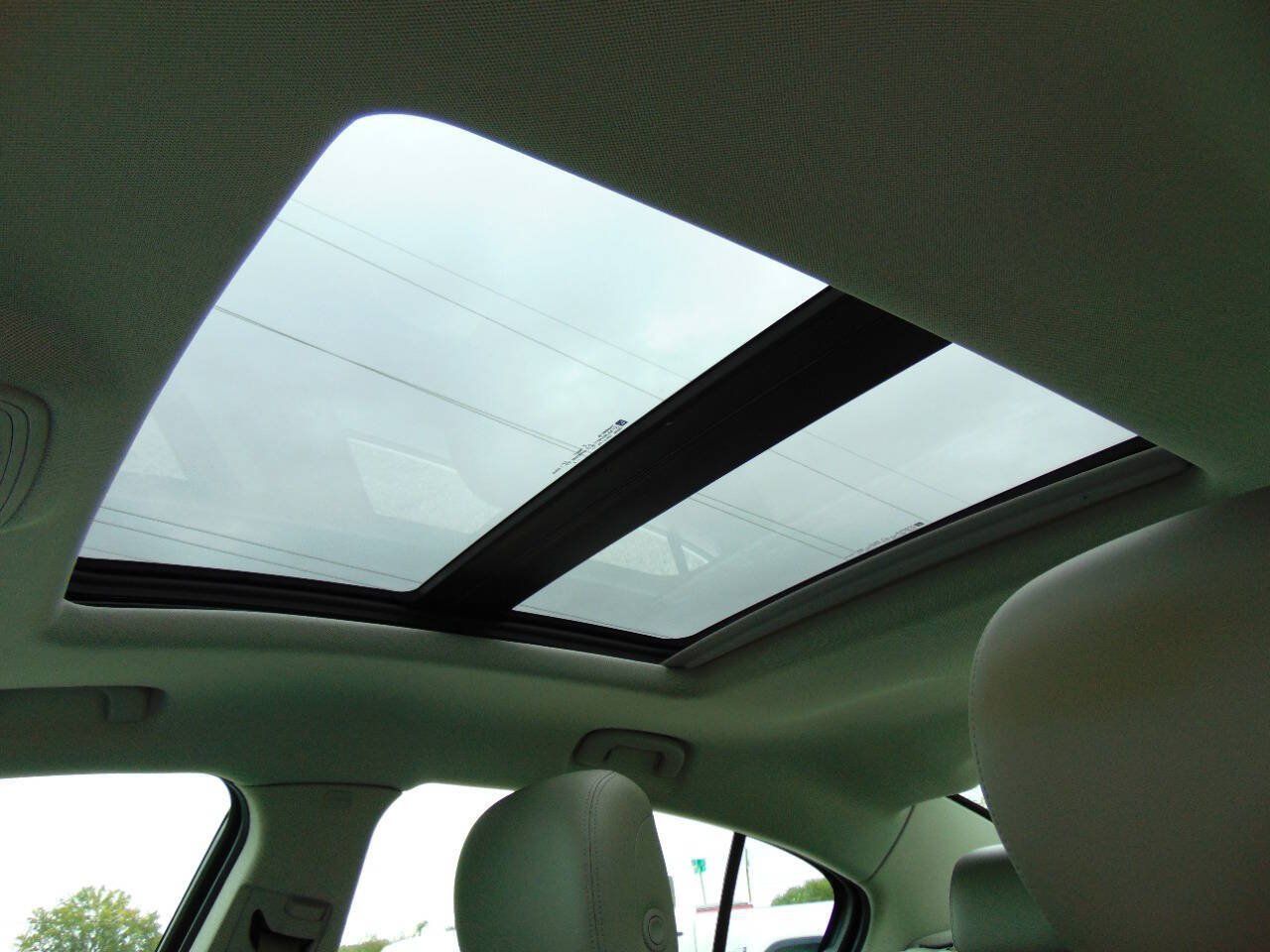 Used 2013 Buick LaCrosse Leather FWD image 19