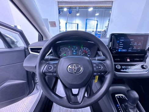 Used 2025 Toyota Corolla LE FWD image 15
