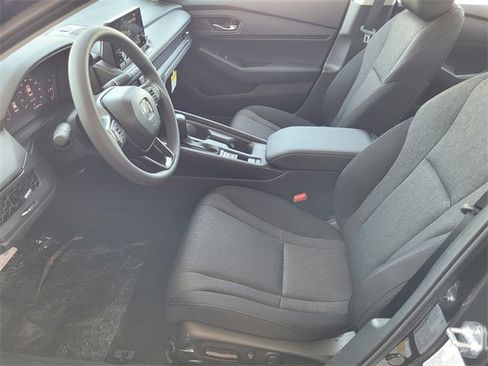 Used 2025 Honda Accord SE image 11