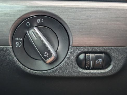 Used 2016 Volkswagen Jetta Sport FWD image 21