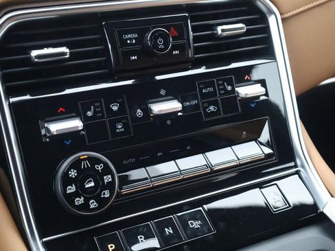 New 2026 Nissan Armada SL w/ Captain's Chari Seat Package image 16