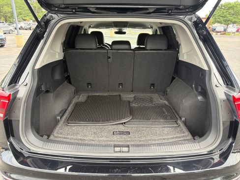 Certified 2024 Volkswagen Tiguan SE AWD/4WD image 34