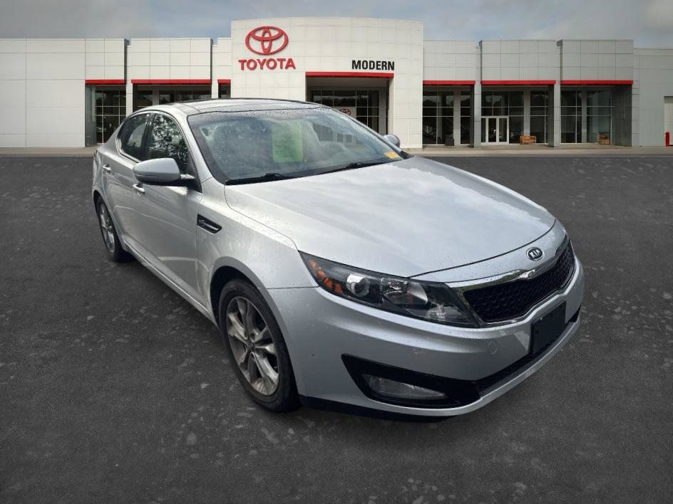 Used 2011 Kia Optima EX w/ Premium Pkg FWD image 13