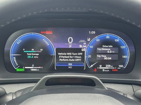 Certified 2025 Toyota Crown Limited image 28