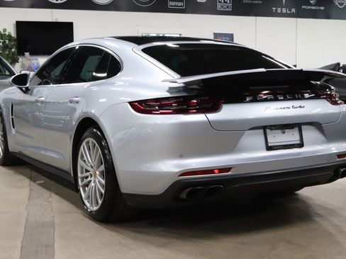 Used 2017 Porsche Panamera Turbo image 3