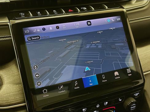 Used 2023 Jeep Grand Cherokee L Limited w/ Luxury Tech Group II AWD/4WD image 22