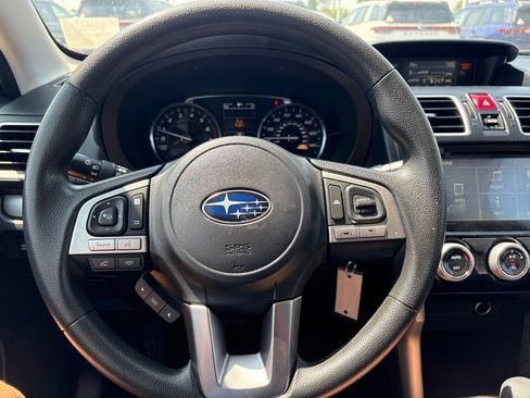 Used 2018 Subaru Forester 2.5i Premium AWD/4WD image 2