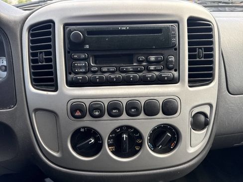 Used 2005 Ford Escape 2WD Hybrid image 37