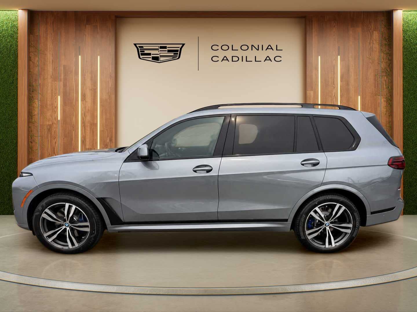 Used 2024 BMW X7 xDrive40i w/ Executive Package AWD/4WD image 4