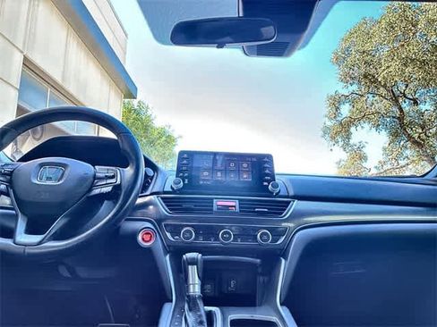 Used 2018 Honda Accord Sport image 28