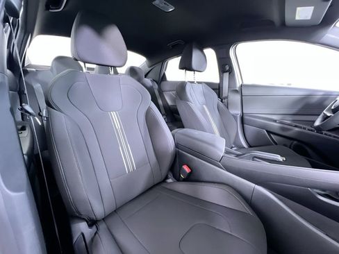 Used 2025 Hyundai Elantra Sport image 26