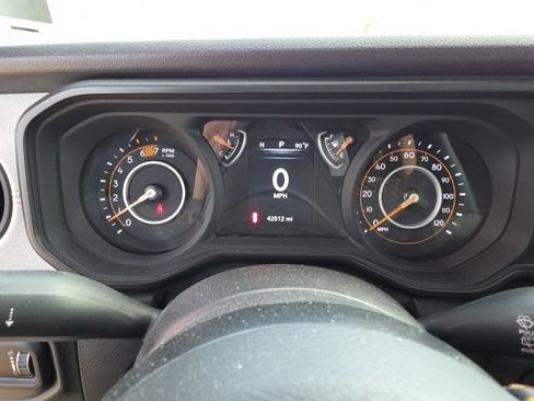 Used 2024 Jeep Wrangler Unlimited Sport AWD/4WD image 17