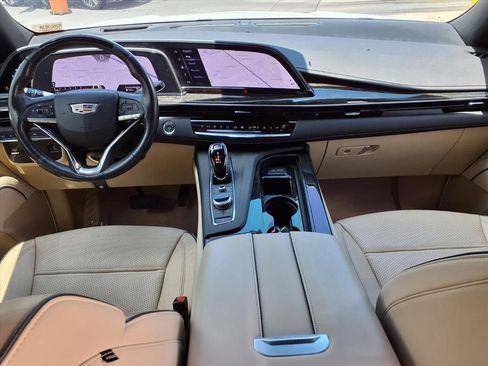 Used 2024 Cadillac Escalade Premium Luxury AWD/4WD image 17