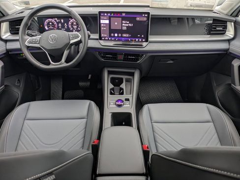 New 2026 Volkswagen Tiguan SE image 15