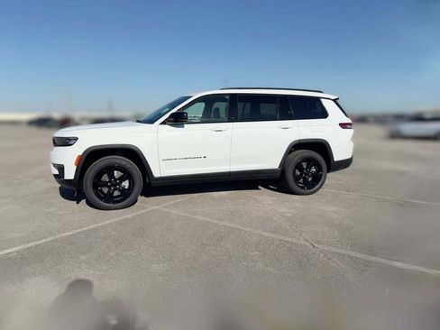 New 2025 Jeep Grand Cherokee L Limited w/ Black Appearance Package image 5