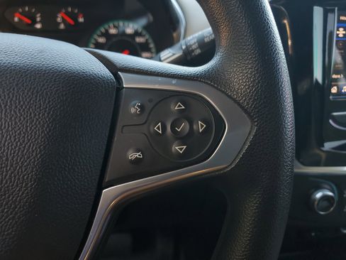 Used 2023 Chevrolet Traverse LS FWD image 22