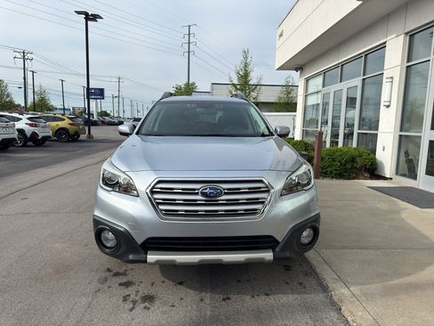 Used 2016 Subaru Outback 2.5i Limited AWD/4WD image 8