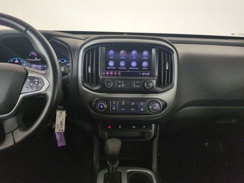 Used 2022 Chevrolet Colorado LT w/ LT Convenience Package AWD/4WD image 17