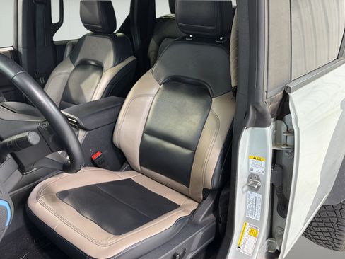 Used 2024 Ford Bronco Wildtrak AWD/4WD image 9