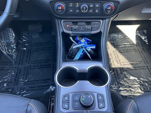 Used 2024 GMC Terrain AT4 image 17