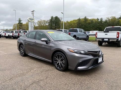 Used 2024 Toyota Camry SE w/ Cold Weather Package AWD/4WD image 1