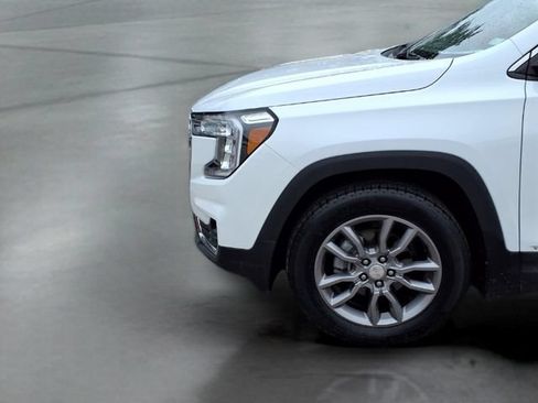 Used 2024 GMC Terrain SLT AWD/4WD image 21
