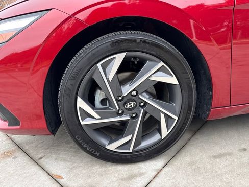 Used 2024 Hyundai Elantra SEL w/ Convenience Package image 11