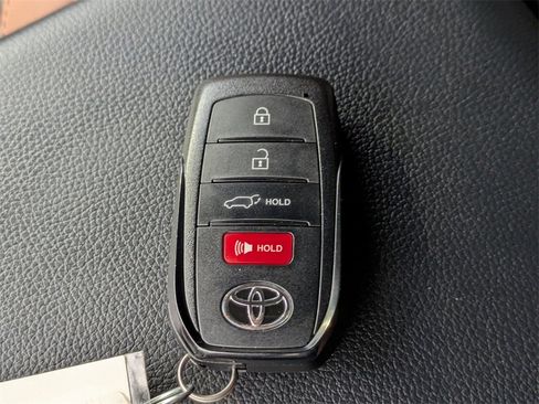 Certified 2025 Toyota 4Runner Limited image 31