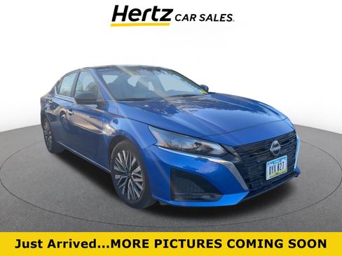 Used 2025 Nissan Altima 2.5 SV image 1